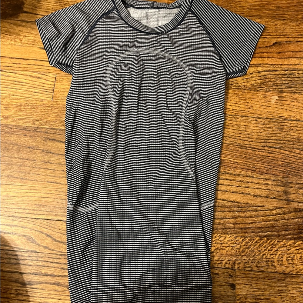 Lululemon Swiftly Tech Short Sleeve